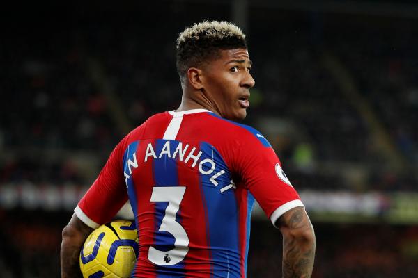 Image สื่อเผยอนาคตของ Patrick van Aanholt ยังไม่แน่นอน